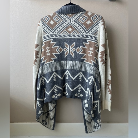 Pink Rose Open-Front Southwestern Cardigan in Gray, Cream & Brown- Size Medium - Picture 4 of 8